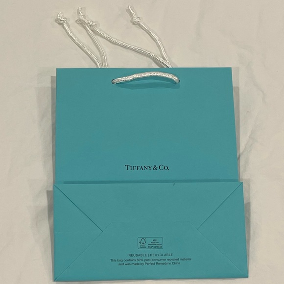 3/$30 New Tiffany &. Co shopping‎ bag - Picture 4 of 6